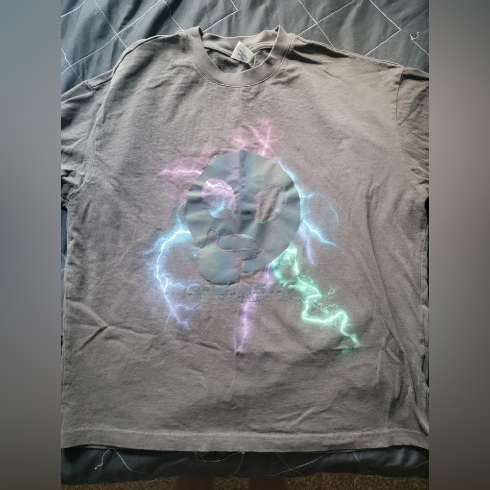 Holographic design T-Shirt new wave